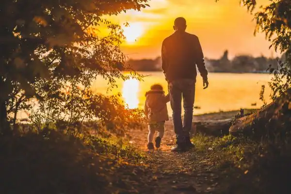 image of dad and child - parental alienation Bolton